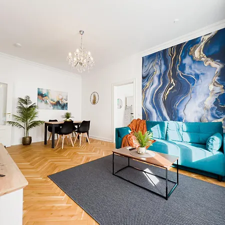 Erstklassiges Ferienapartment Citynah Mit 1 Schlafzimmer - Wifi, Tv, Kuechenzeile, Waschmaschine&trockner